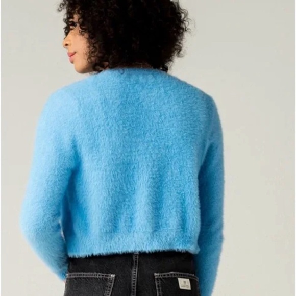 CHARLIE HOLIDAY Lenny Fuzzy Blue Cropped Buttoned Cardigan Size 4 - Picture 5 of 6